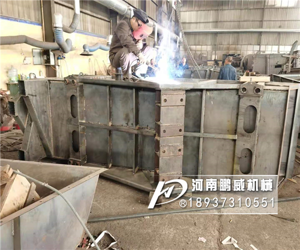 生產現場：1530概率篩分機正在加班生產中