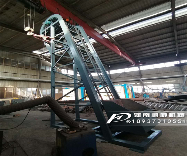 自動翻斗提升機