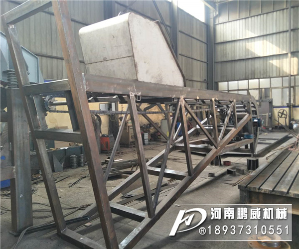 自動(dòng)翻斗提升機(jī)